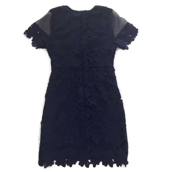 Romeo + Juliet Couture Lace Dress - Picture 5 of 8